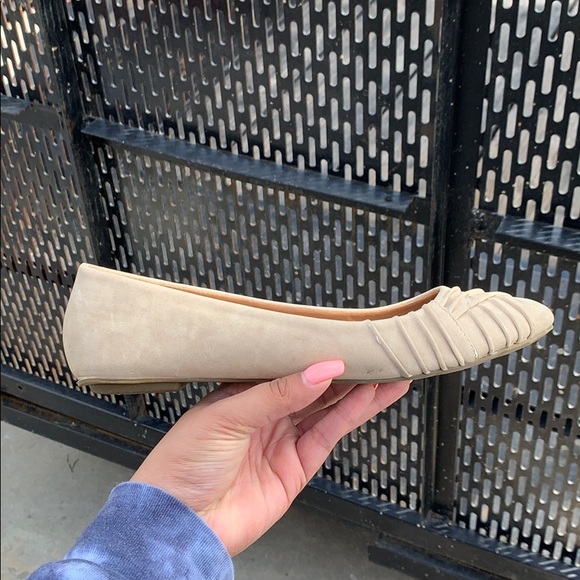 Beige flats - Picture 3 of 3